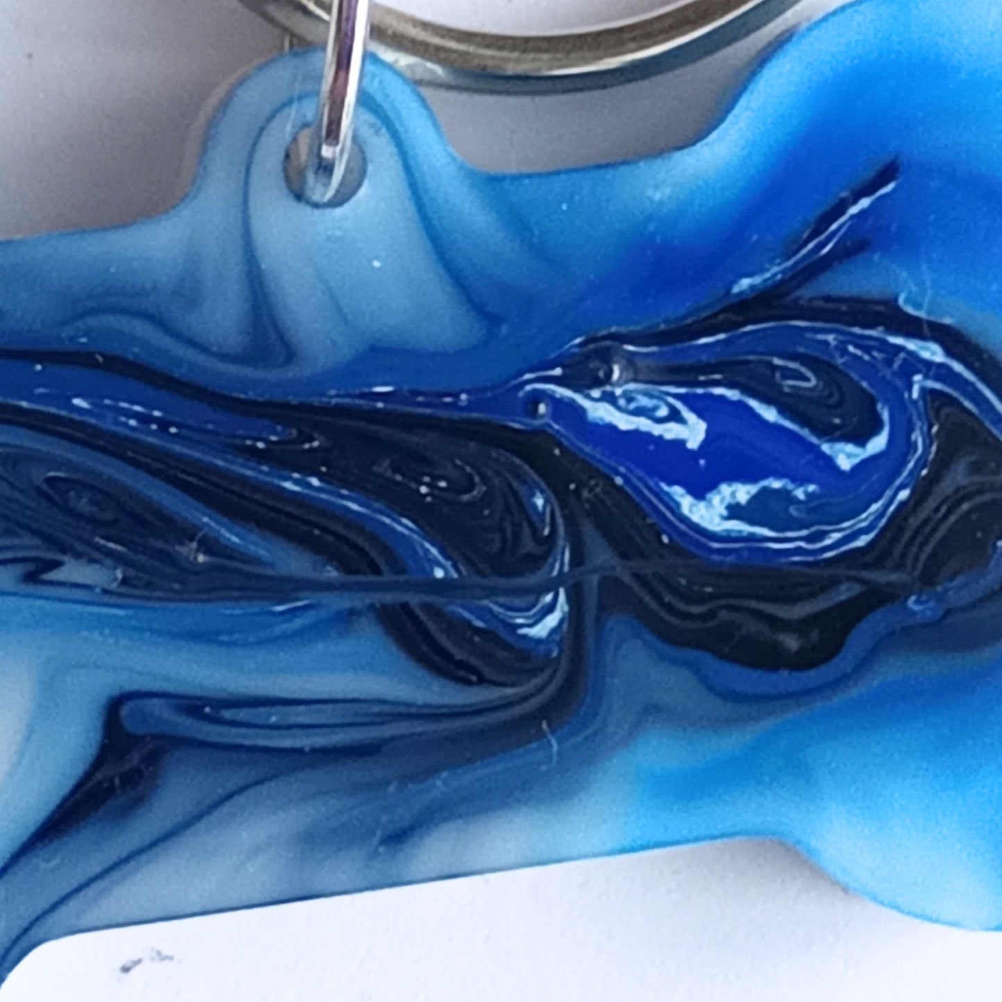 Médaillon d'Identification Os pour Collier - Résine Vague Bleue et Blanche