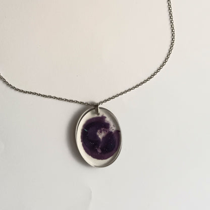 Pendentif résine violet pailleté transparent - Ovale géode améthyste sans chaîne - Bijou artisanal unique fait main