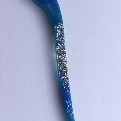 Bâton/Pic à Cheveux Vague Océan et Paillettes - Résine Fait Main