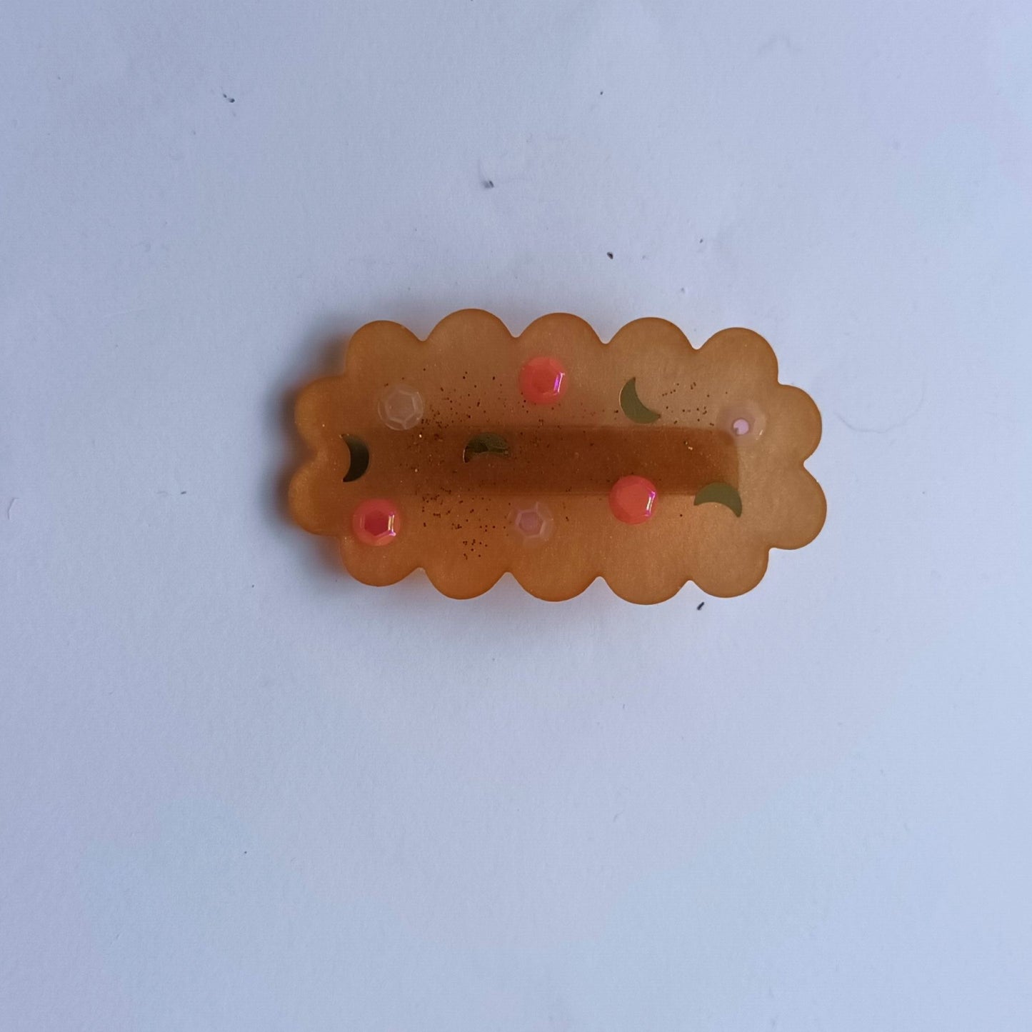 Pince à Cheveux Plate Festonnée en Résine Orange Corail Pailletée