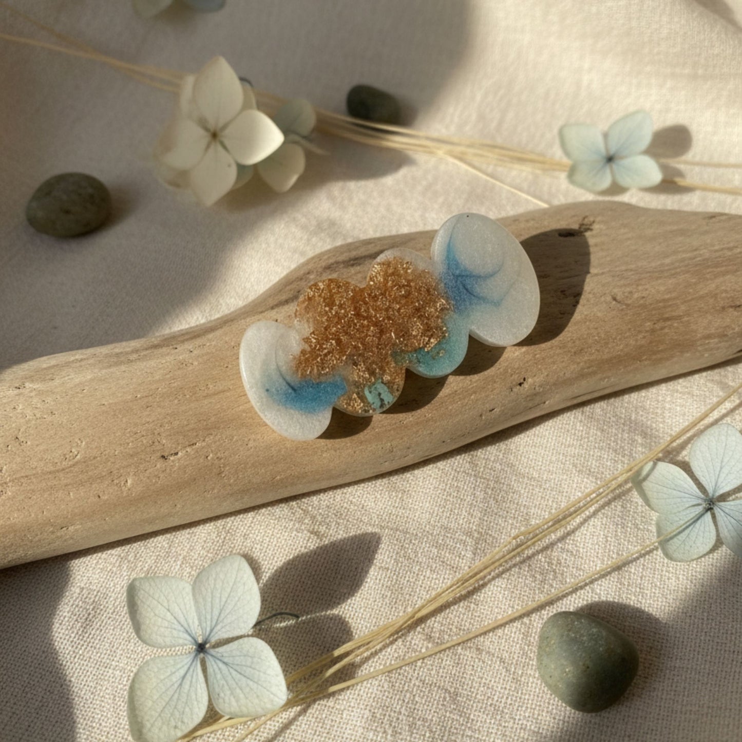 Pince à Cheveux Plate Résine Époxy Luxe - Blanc Nacré Bleu & Feuilles dorées