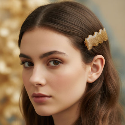 Pince à Cheveux Vague Caramélisée en Résine avec Fines Paillettes Dorées
