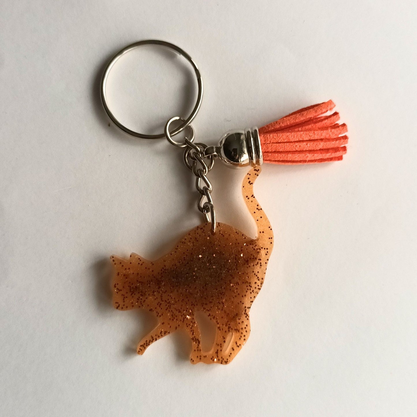 Porte-Clé Chat Silouhette en Résine Caramel Pailletée - Pompom Suédine