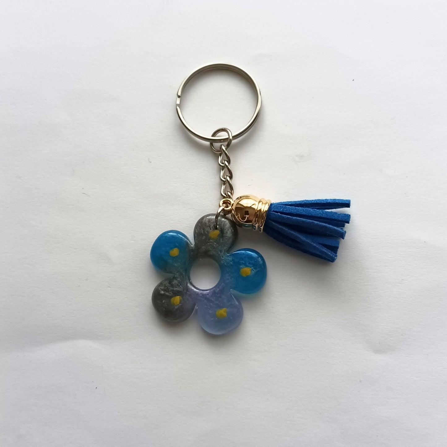 Porte-Clé Fleur Céleste en Résine Bleue et Grise - Pompom Suédine