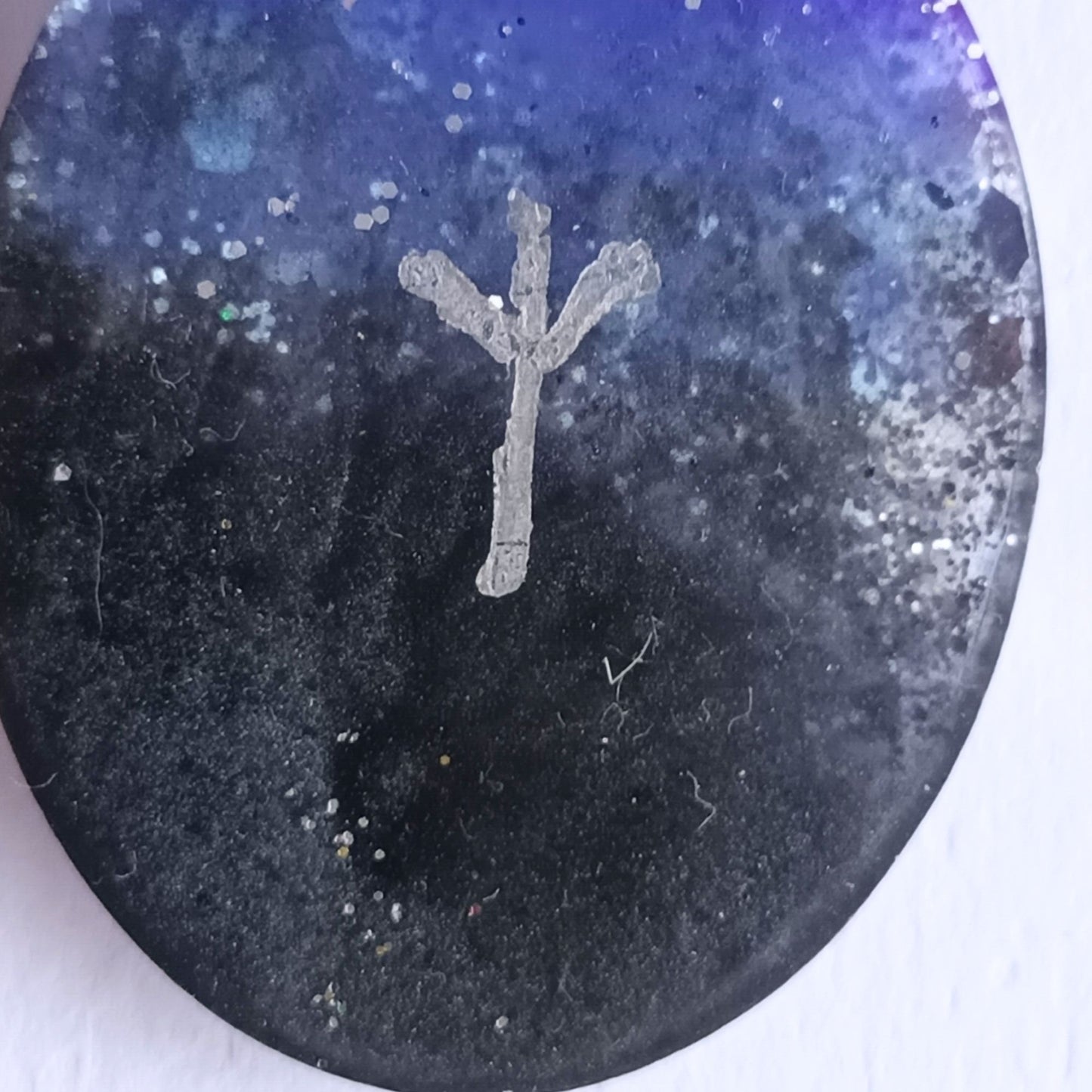 Porte-clés Rune Algiz Galaxy - Résine Artisanale Symbole Viking