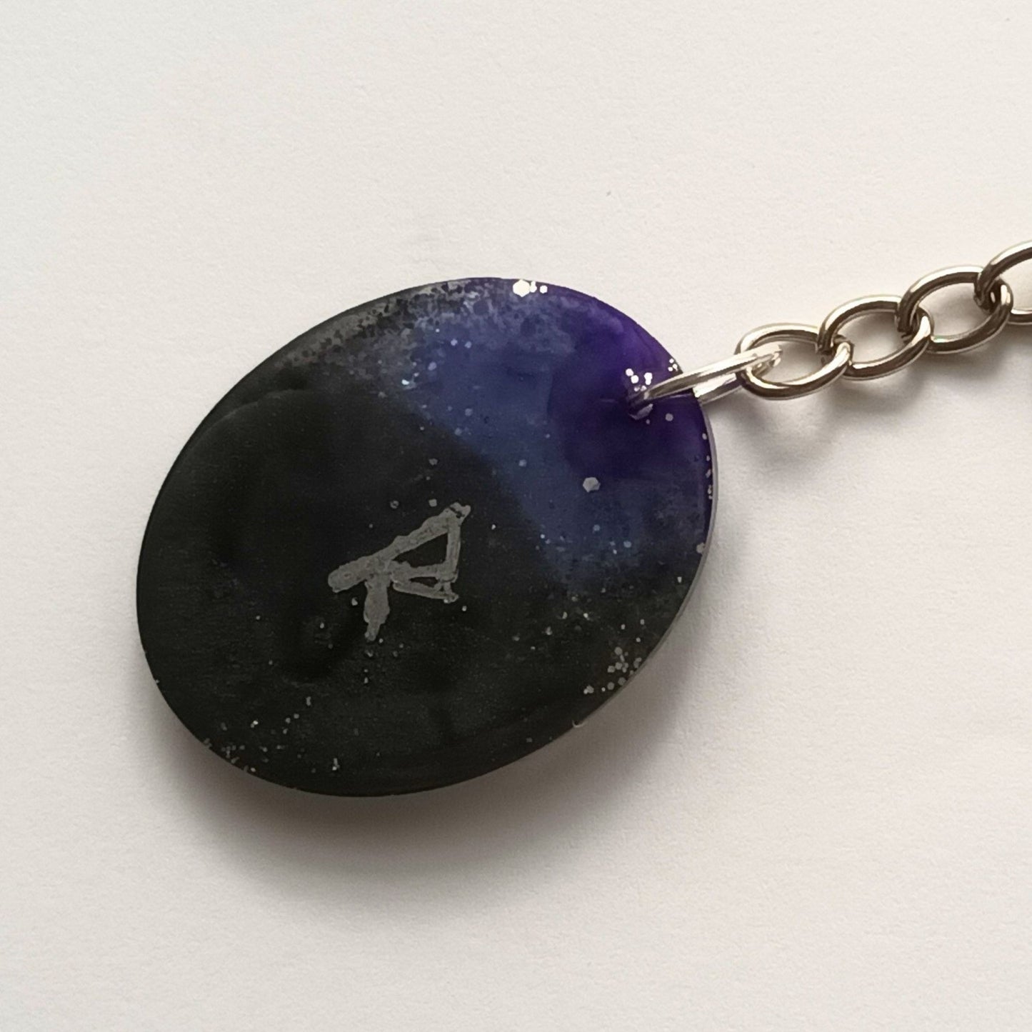 Porte-clés Rune Raido Galaxy - Résine Artisanale Symbole Viking