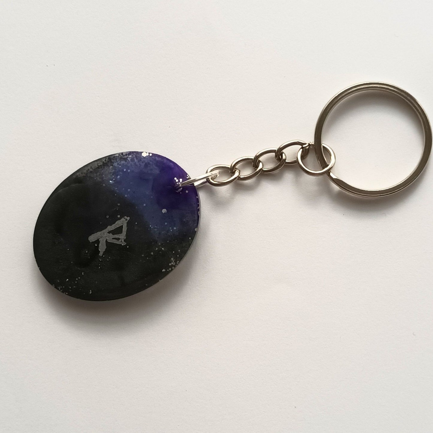 Porte-clés Rune Raido Galaxy - Résine Artisanale Symbole Viking