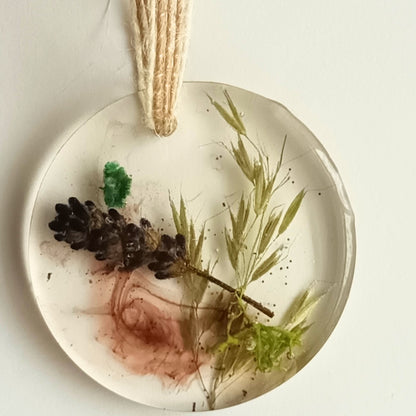 Suspension déco résine fleurs séchées nature - Rond transparent botanique 5cm - Décoration artisanale unique fait main