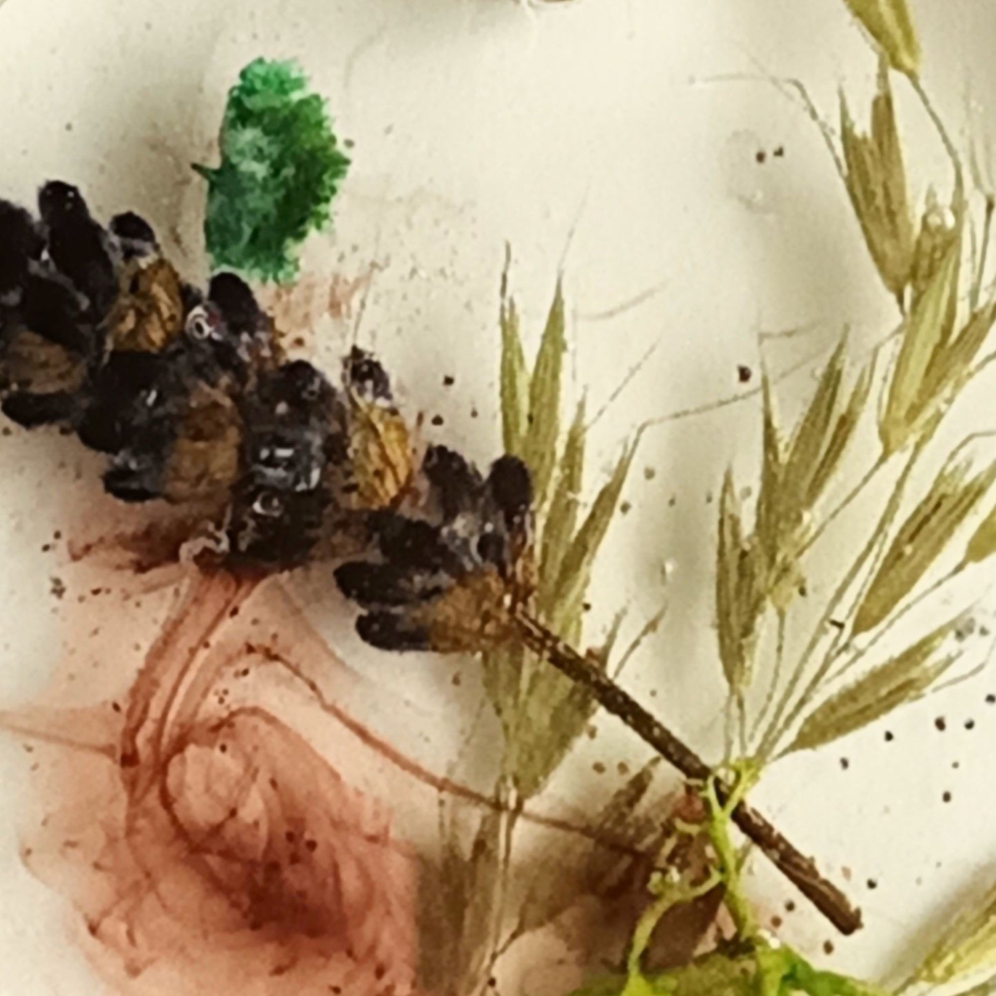 Suspension déco résine fleurs séchées nature - Rond transparent botanique 5cm - Décoration artisanale unique fait main