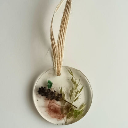 Suspension déco résine fleurs séchées nature - Rond transparent botanique 5cm - Décoration artisanale unique fait main