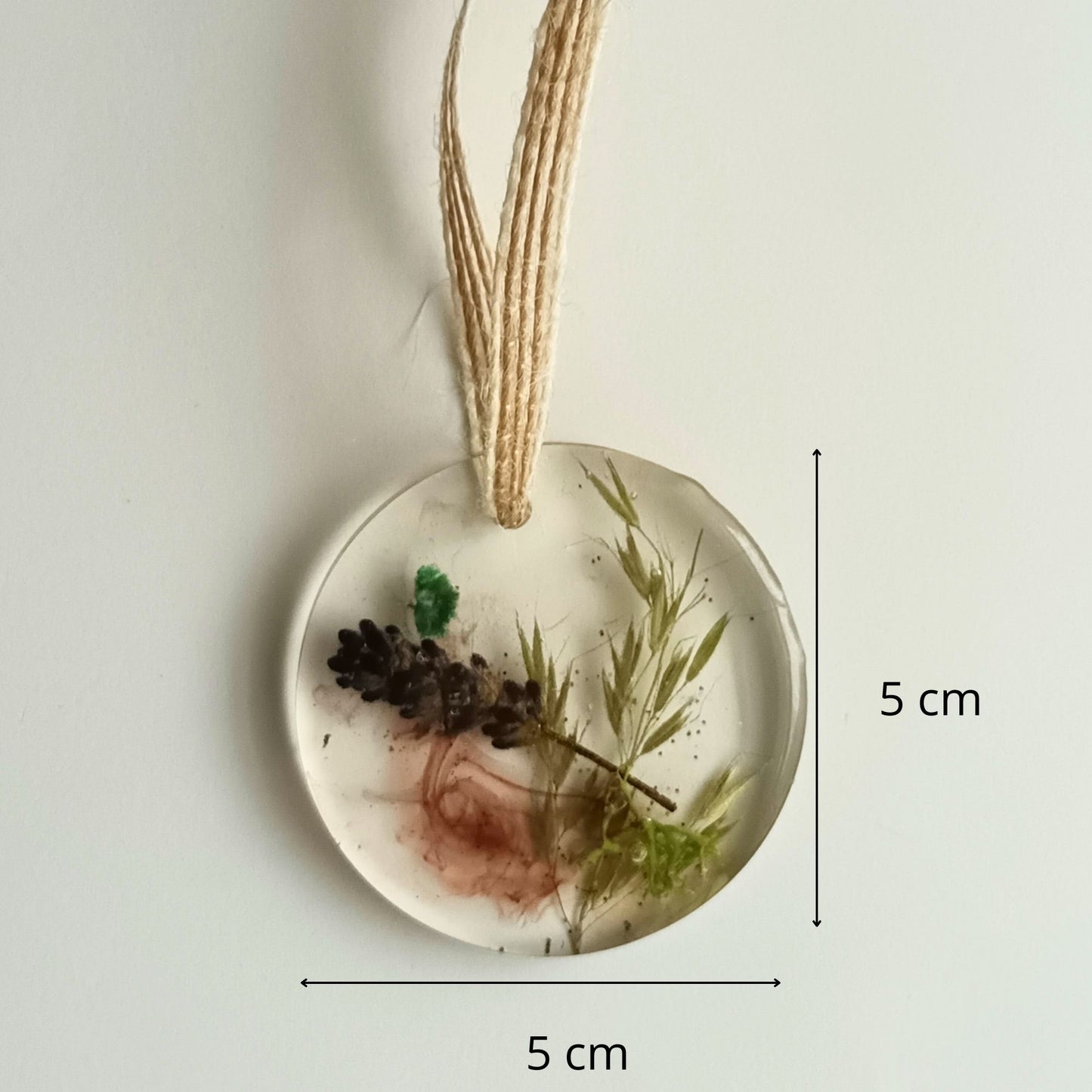 Suspension déco résine fleurs séchées nature - Rond transparent botanique 5cm - Décoration artisanale unique fait main