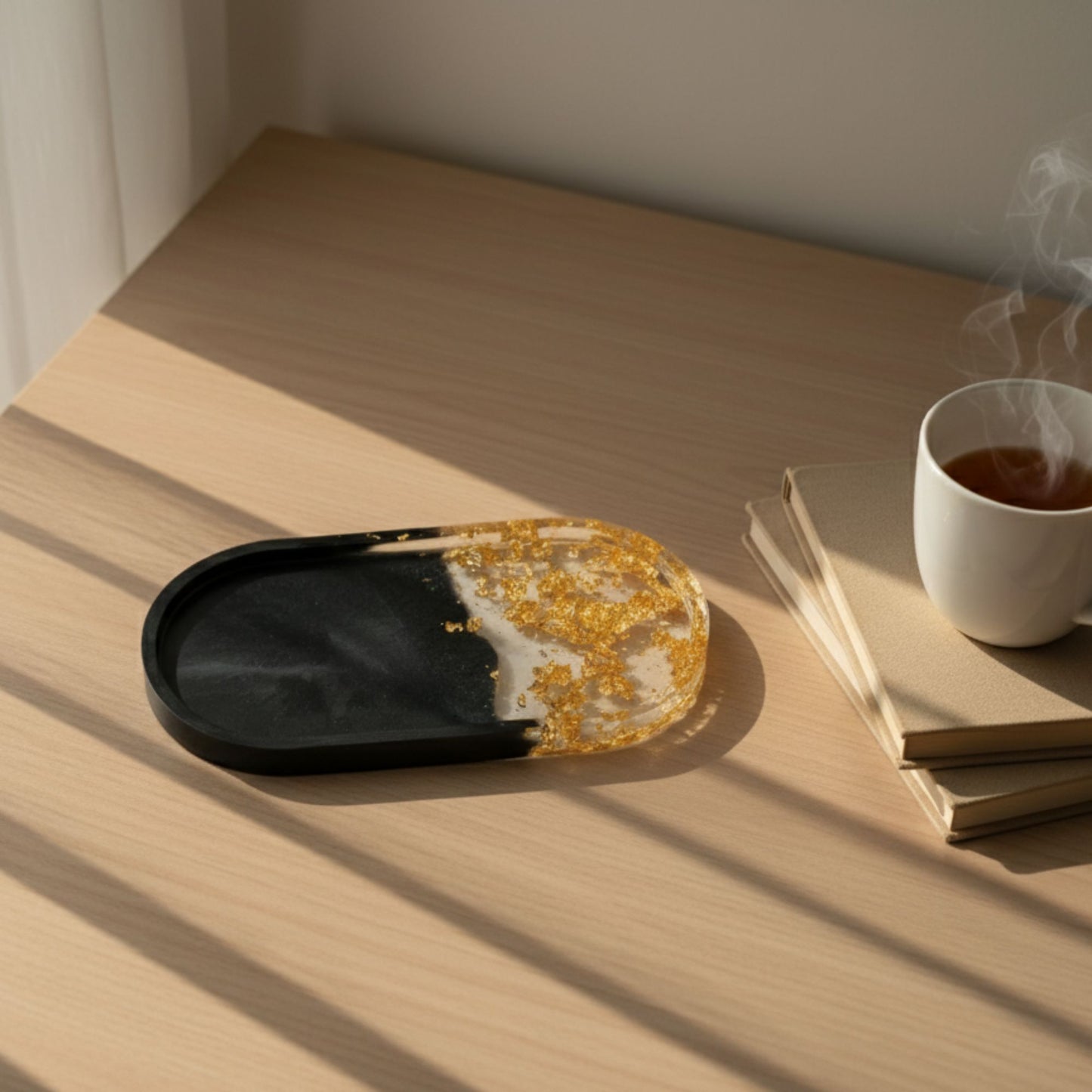 Vide-poche résine noir feuilles or doré - Plateau ovale 18cm luxe élégant - Accessoire artisanal unique fait main