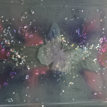 Vide-Poche Ovale en Résine Époxy – Décoration Papillon Gris Galaxie