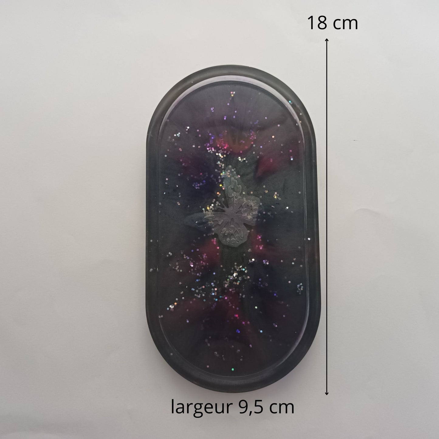 Vide-Poche Ovale en Résine Époxy – Décoration Papillon Gris Galaxie